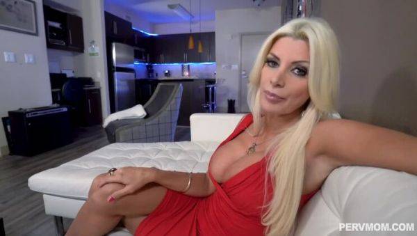 Brittany Andrews: A Unique MILF Porn Experience with Big Tits & Big Ass - xxxfiles.com on freevids.org