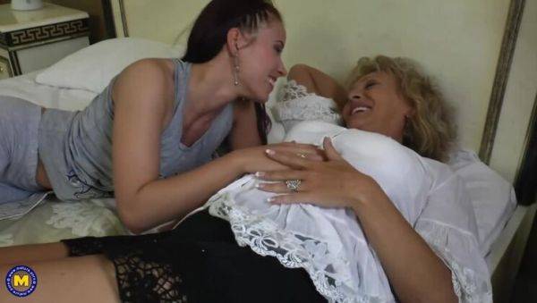 Mature Lesbians Isadora and Malinde: A Blonde and Brunette Playtime - xxxfiles.com on freevids.org