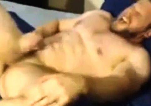 The way he shakes and thrusts when he feels he cums!!! - drtuber.com on freevids.org