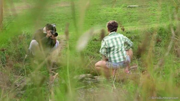 Moana's Outdoor Lesbian Shoot: BTS - xxxfiles.com on freevids.org