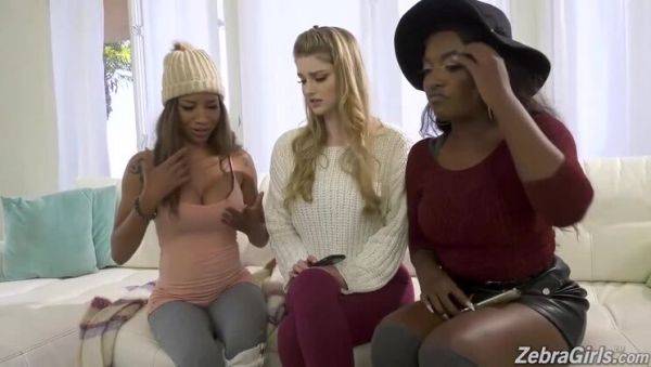 Daya Knight, September Reign, and Bunny Colby in a Lesbian Threesome - veryfreeporn.com on freevids.org