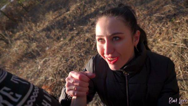 Girlfriend Took Me To The Forest Where She Sucked Me And I Fucked Her - videomanysex.com on freevids.org