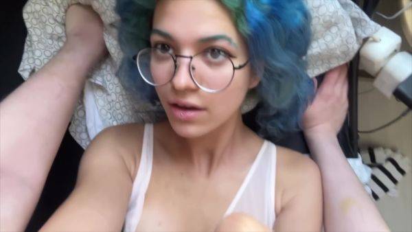 Zastukal Za Drochkoi I Reshil Pomoch No Ne Uderzhalsya Ot Ee Uzkoi Kiski I Trahnul - hclips.com on freevids.org