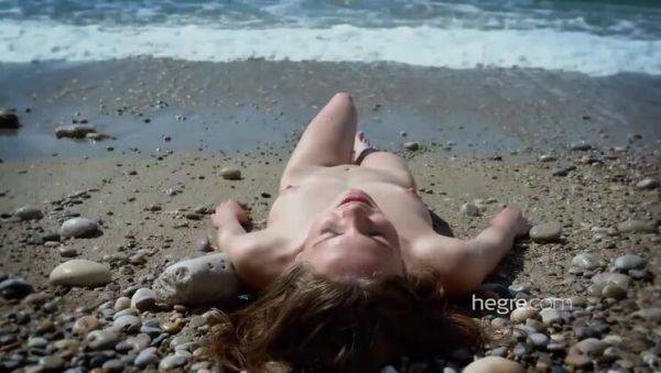 Cindy at the Nude Beach Alone - veryfreeporn.com on freevids.org