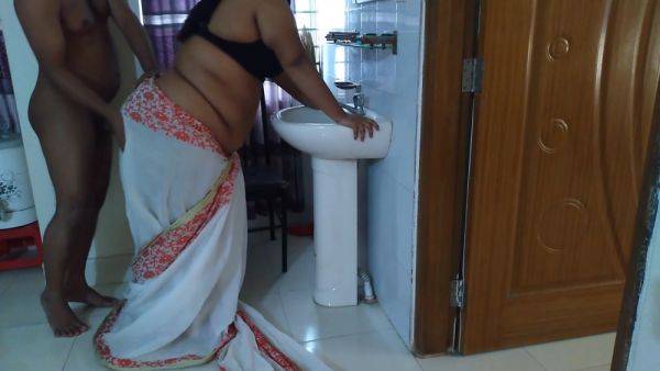 Indian Desi Milf Stepmom Fucked By Stepson In Hotel - desi-porntube.com - India on freevids.org