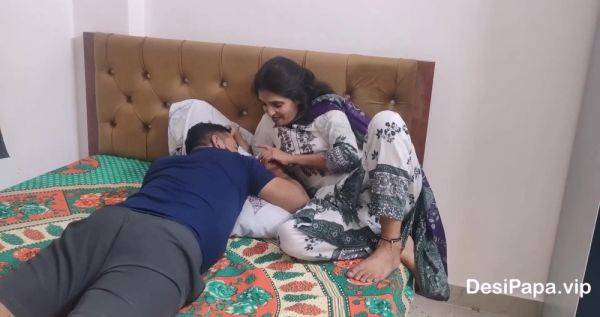 Married Desi Bhabhi Getting Horny Looking For Rough Hot Sex - hclips.com - India on freevids.org