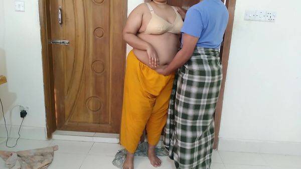 I Fucked My Stepmoms Saudi Horny Friend In Her Room While Cleaning House - Arab Sex - hclips.com on freevids.org