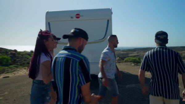 Out of sight, Queen and Lia continue to have fun! - hotmovs.com on freevids.org