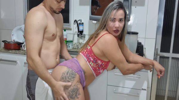 A Verdadeira Dona De Casa Lava , Passa E Cuzinha Para O Marido ..jhonny Hot1 7 Min - upornia.com on freevids.org