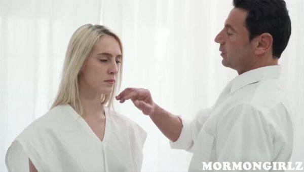 Blonde Kara: Cleaning Up - xxxfiles.com on freevids.org