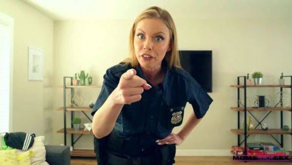 My Step Mom Is A Cop - S12:E10 - veryfreeporn.com on freevids.org