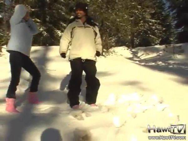 Snow angels flashing the camera - txxx.com on freevids.org