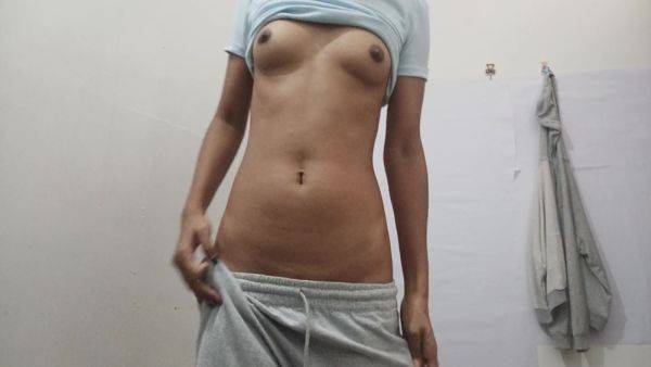 Lonely Girl Masturbates Madly - desi-porntube.com - India on freevids.org