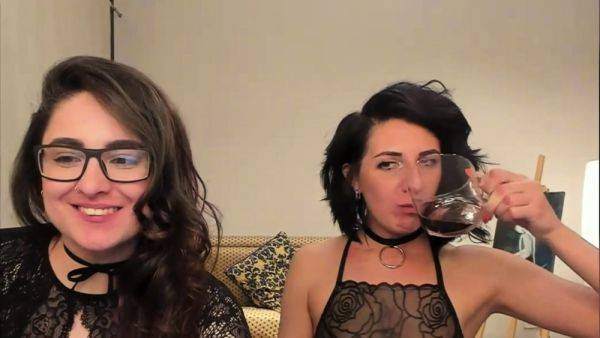 AWelcomeOasis Intoxicating spectacle at stripTango - drtuber.com on freevids.org