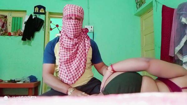 Indian Teen 18+ Sarmila Makes Porn At Home Teasing Her Desi Fans - desi-porntube.com - India on freevids.org