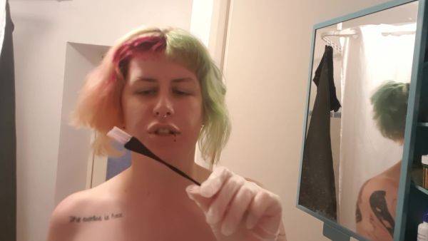 Alternative Girl Shaves Head - hclips.com on freevids.org