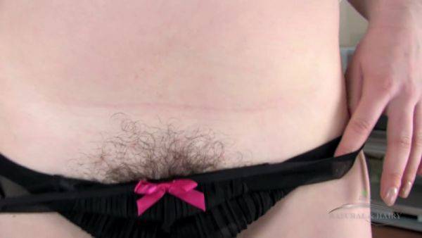 Sara'S Hairy Treasure - hotmovs.com - Britain on freevids.org