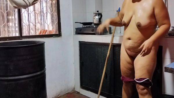 Chubby Latina With A Big Ass Likes Me To Look At Her When She Cleans.. Real Homemade - Hindi Sex - desi-porntube.com - India on freevids.org