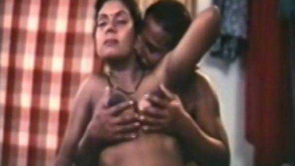 Mallu Indira - upornia.com on freevids.org