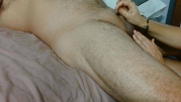 Bbw Giving Senual Handjob To Husband To Wake Him Up - hotmovs.com on freevids.org