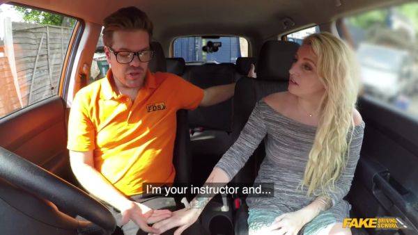 Cheating Blond Hair Milf Slurps Up Ejaculate - videomanysex.com on freevids.org