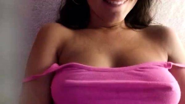 Big boobs milf masturbating - drtuber.com on freevids.org