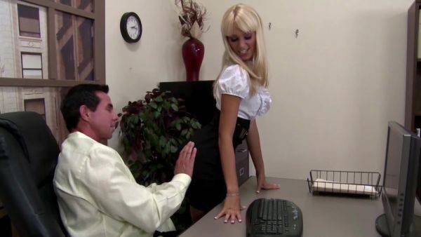 Adorable blonde gets laid at the office with her new boss - xbabe.com on freevids.org