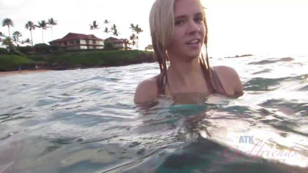 Virtual Vacation In Hawaii With Rachel James Part 1 - hotmovs.com - Usa on freevids.org