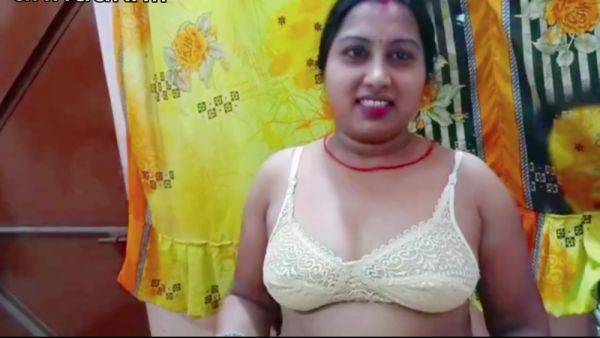 Neighbors Aunty Was Going To Take Bath And Left Her In A Hurry - desi-porntube.com - India on freevids.org