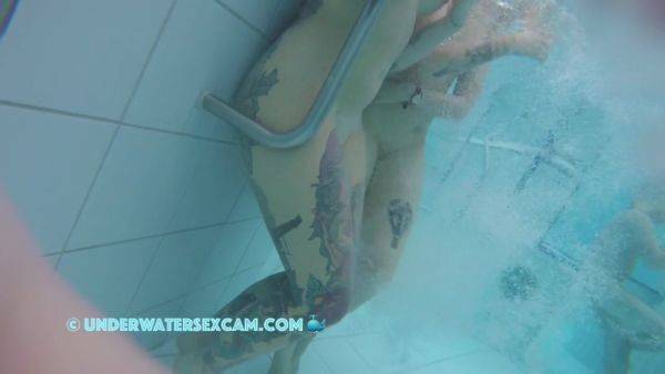In This Underwater Video We See A Lot Of Piercings And Tattoos - hclips.com on freevids.org