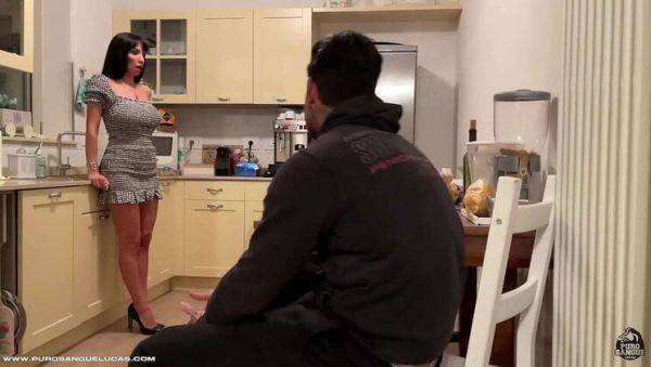 Step aunt Giulia Diamond sucks my cock when husband's at work - porntry.com on freevids.org