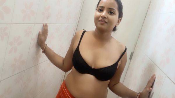 Bhabhi Bathroom Fakking - desi-porntube.com - India on freevids.org