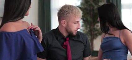 Trimmed Pussy And Trimmed Full Benefits - S46:E22, Black Hair,brunette Video - inxxx.com on freevids.org