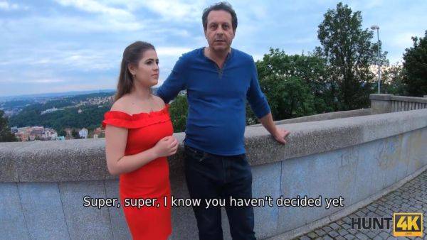 Chick Is Taken By Alien Man In The Face Of Her Wimp Spouse - hotmovs.com on freevids.org