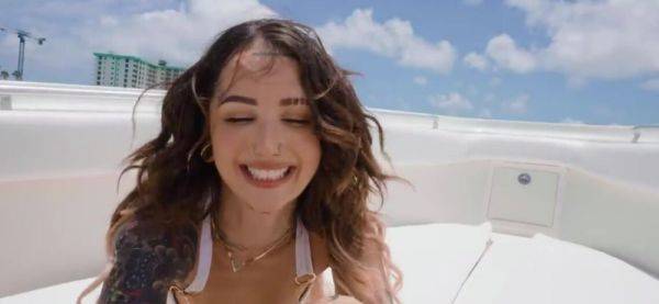 Teen Goes On A Boat Ride And Gives A Ride - inxxx.com on freevids.org