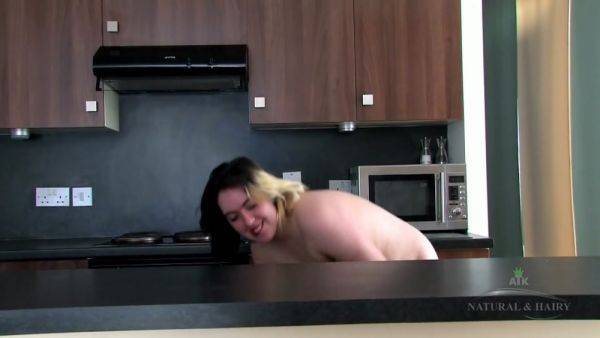 Curvy Brunette Samantha Jane Loves To Experiment In The Kitchen - hotmovs.com on freevids.org