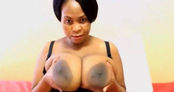 Ebony webcam girl with huge tits - drtuber.com on freevids.org