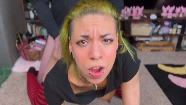 Crazy Whore Begs For Face Fuck And Cum - hclips.com on freevids.org