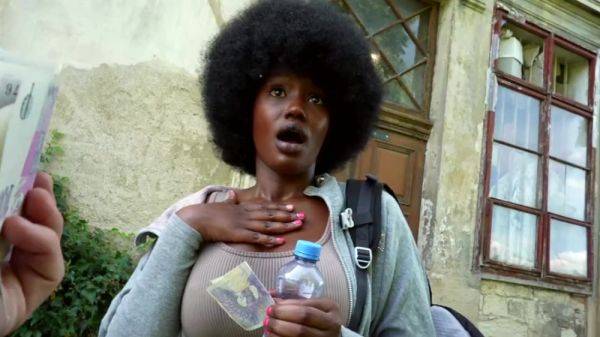 Buxom Curly Ebony Hottie Pleases a Stranger With Outdoor BJ & Risky Quickie In the Street For Money - anysex.com on freevids.org