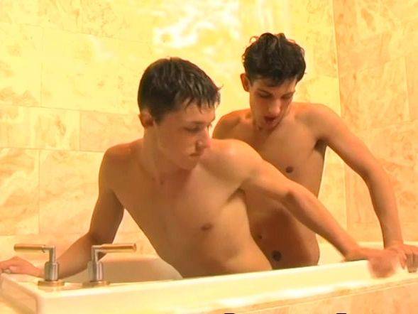 Twinks Blair Mason And Sean Corwin Bathroom Banging - drtuber.com on freevids.org