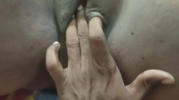 Mature Aunty Pussy Fingering - desi-porntube.com on freevids.org