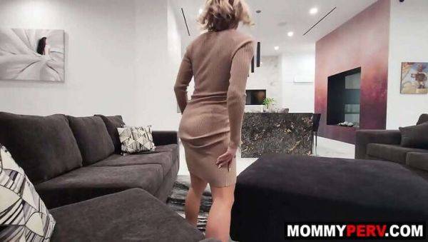 Blonde Step-Mom Craves Anal Sex from Step-Son - veryfreeporn.com - Russia on freevids.org