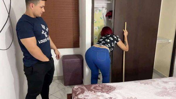 My Stepmom in Tight Pants: A Sensual Cleaning Amateur - xxxfiles.com on freevids.org