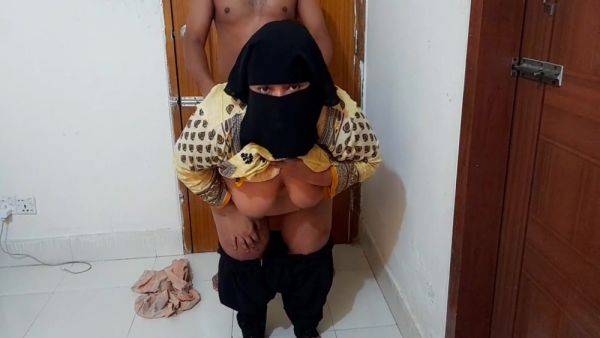 Egyptian Sexy Big Tits & Big Ass Office Worker Gets Fucked By Boss While Cleaning Office & Gets Promotion - desi-porntube.com - India - Egypt on freevids.org