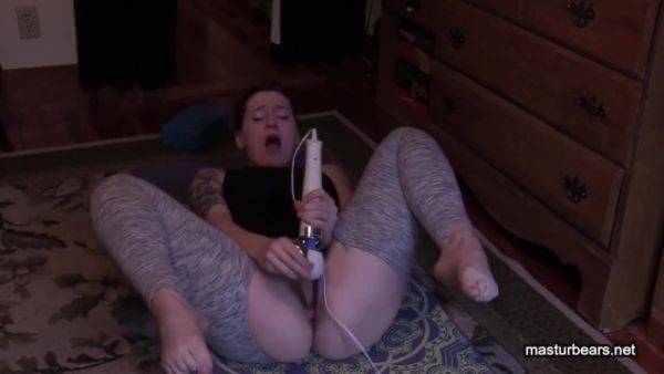 Stepmom Megans Gymnastic Solo With Hitachi - hclips.com - Britain on freevids.org