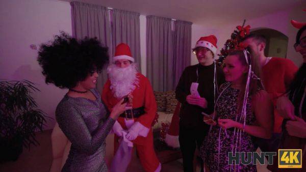 Selva Lapiedra gets her holes stretched in Hunt4K Bad Santa Sex - sexu.com on freevids.org