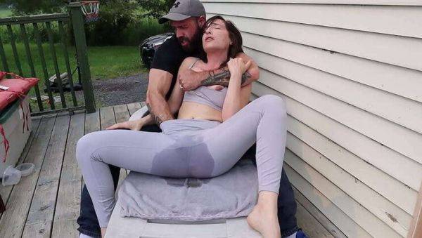 Squirting and Cumming in Yoga Pants: Outdoor MILF Action with Jessica Rose3588 - xxxfiles.com on freevids.org