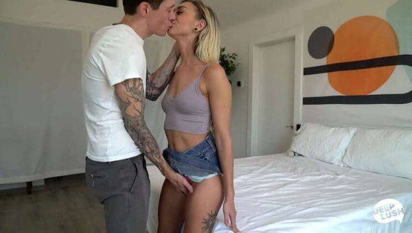 Chloe Temple & Owen Gray: Amateur Blowjob & Creampie - xxxfiles.com on freevids.org