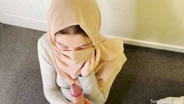 Arab Pregnant Wife Refuses Oral: A Hijab-Wearing Muslim's Defiance. - veryfreeporn.com - Iran on freevids.org