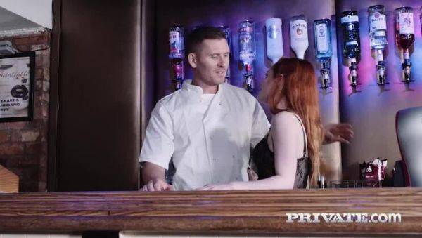 Swinger Ella Hughes Takes a Facial at the Bar - porntry.com on freevids.org